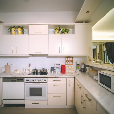 Yianni's Home-comfort In *