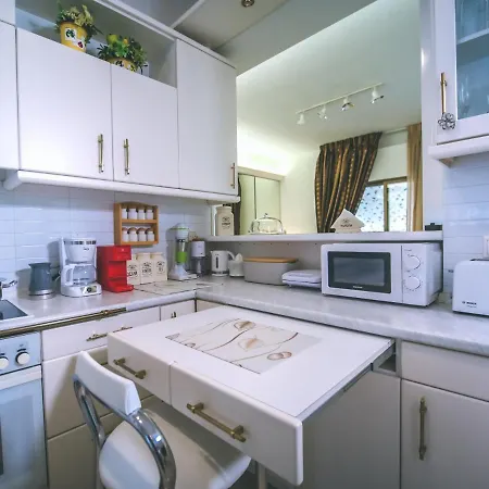 Yianni's Home-comfort In Apartment